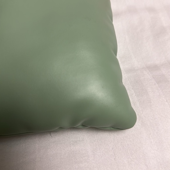 🩷💚EXCELLENT USED CONDITION COMFYABLE CASES💚🩷 - Picture 3 of 9